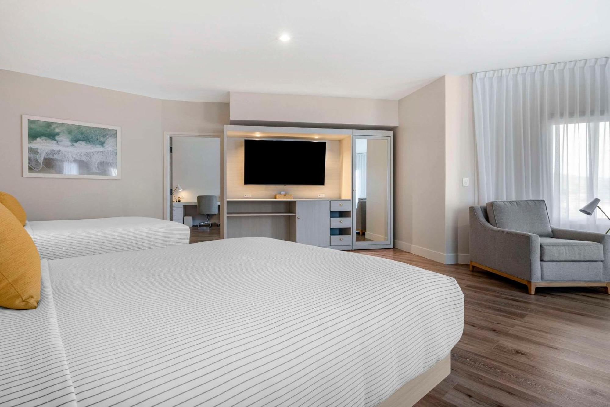 Cambria Hotel Calabasas - Malibu Экстерьер фото